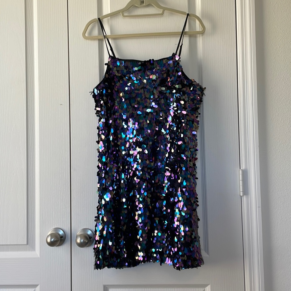 Forever 21 Black Iridescent Sequin Cocktail Homecoming Prom Dress